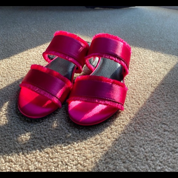 Kenneth Cole Sandals - Picture 10 of 16